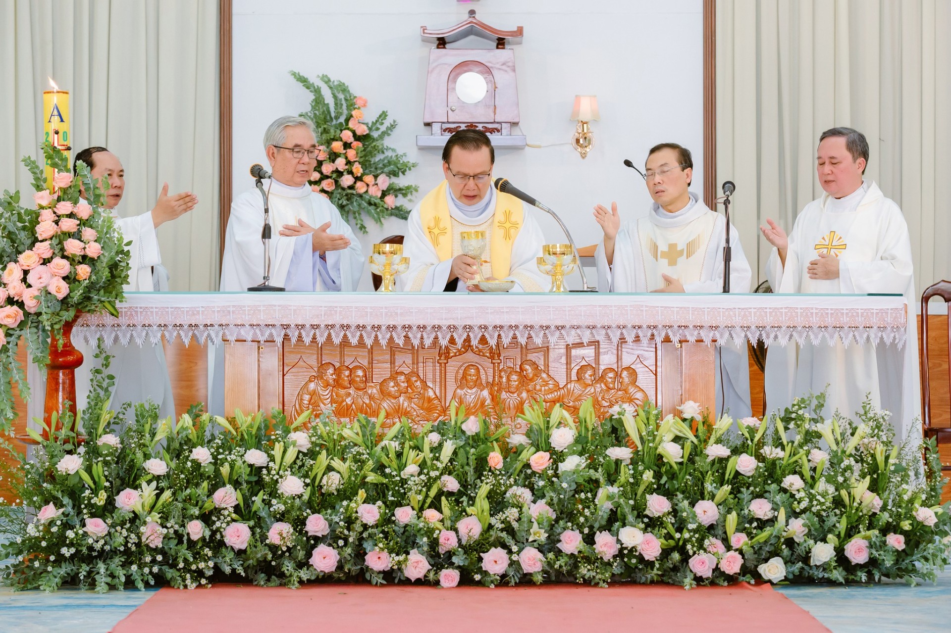 Nhà thờ Giáo xứ Phước Thái lúc hoàng hôn